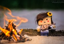 Lilly, die Gitarre und das Lagerfeuer